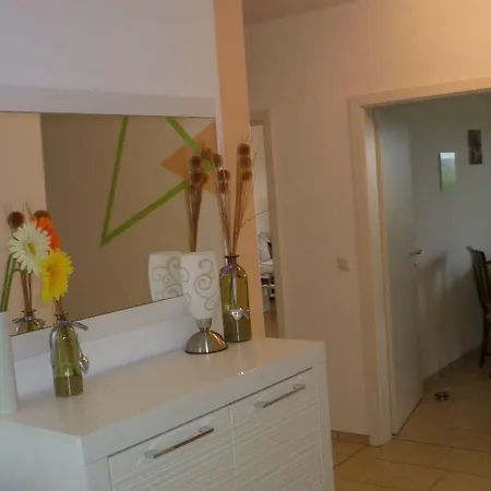 Charme, Gemuetlicher Rueckzugsort Mit Garten Und Wohlfuehlatmosphaere 度假居 *